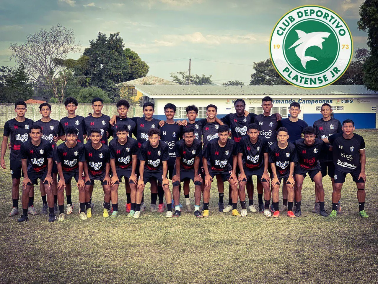 Jugadores del CD Platense Jr en acción, foto 1