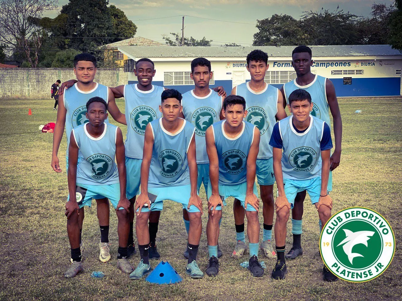 Jugadores del CD Platense Jr en acción, foto 2